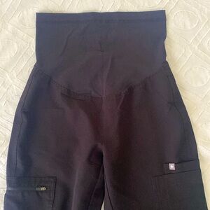 Figs maternity pants XXS